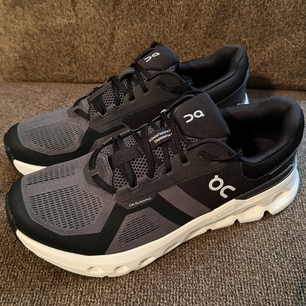 ON Running Cloudrunner 2 NEW ! - Picture 2 of 5